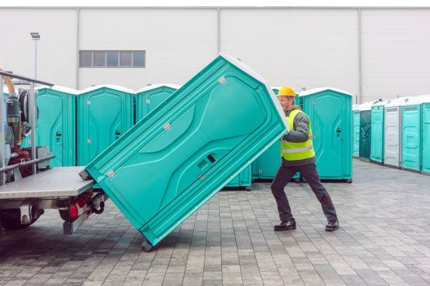 Porta potty delivery and setup in Buffalo Grove, IL